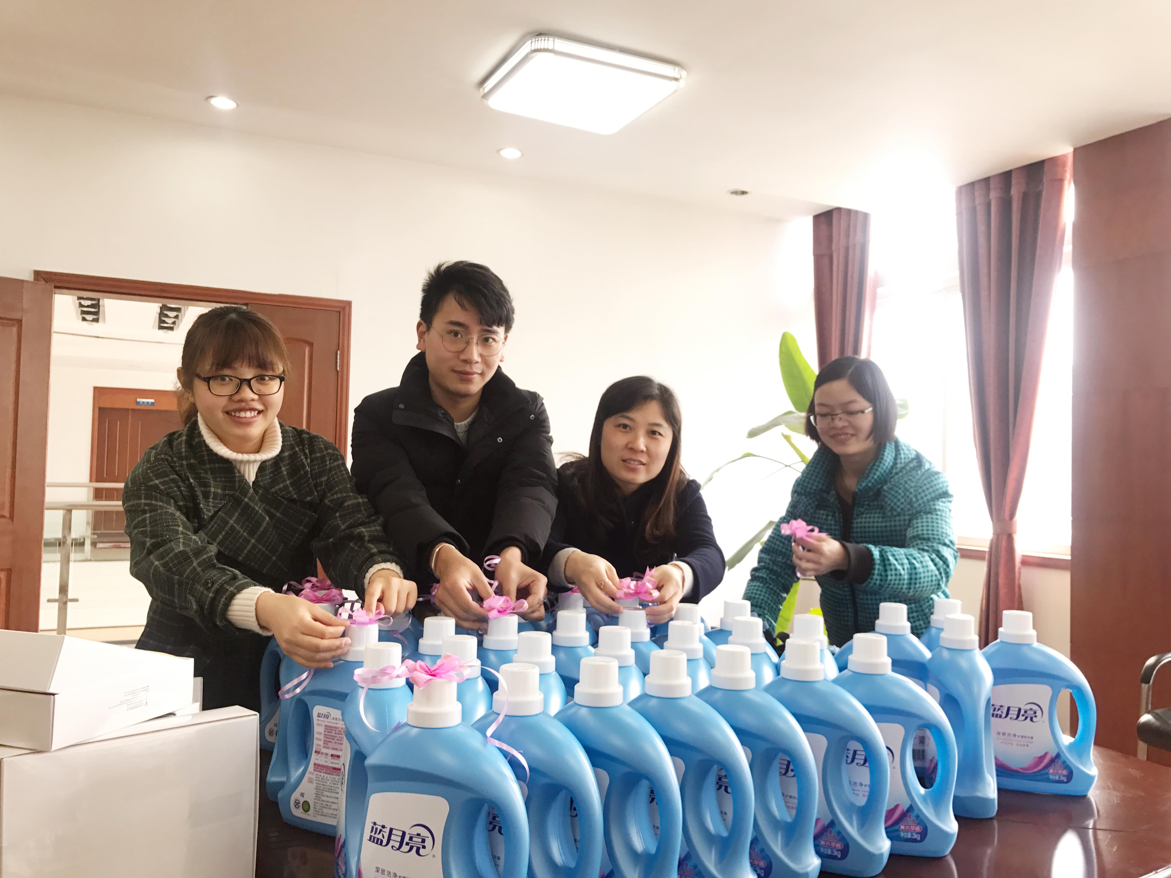 江蘇江河婦女節禮品準備