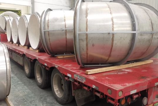 鋰電池行業(yè)用不銹鋼陶瓷耐磨管道的優(yōu)勢在哪里？