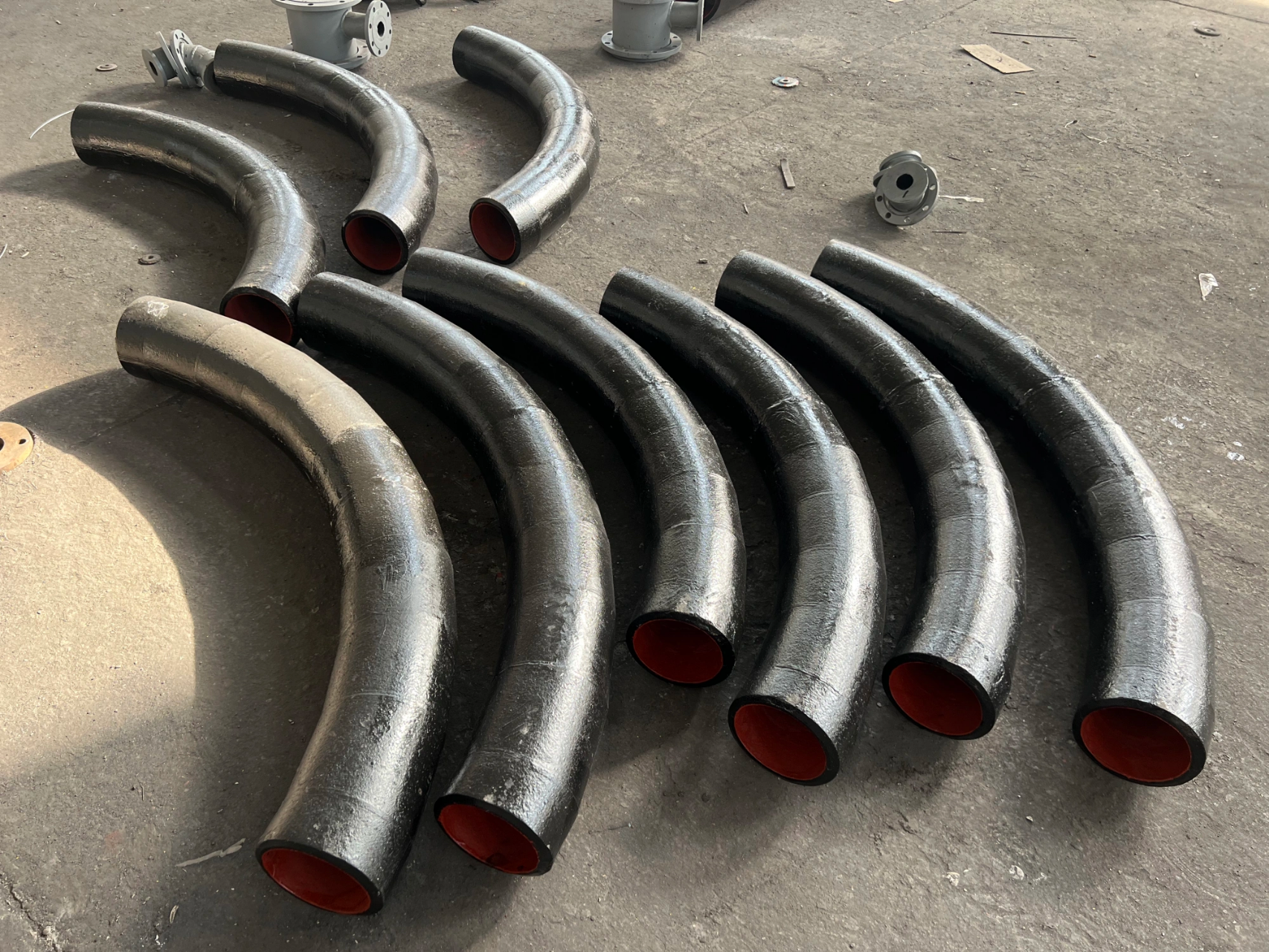 煤粉管道耐磨彎頭選什么材質(zhì)性?xún)r(jià)比高?