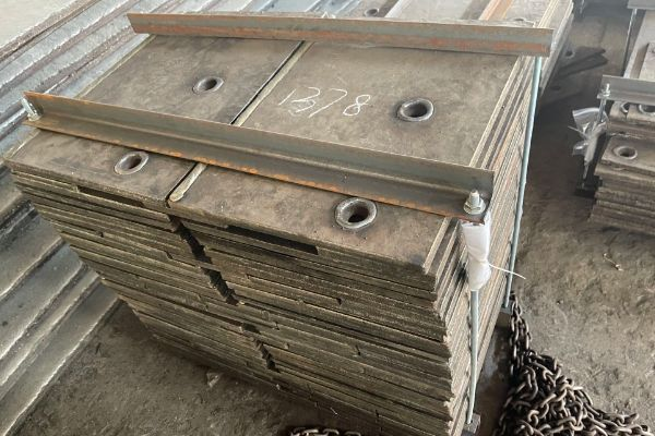 熔煉鏡面復合耐磨襯板廠(chǎng)家給您按需定制！[江河]