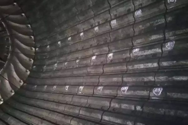 高鉻鑄鐵弧形耐磨襯板有哪些產(chǎn)品特性呢？