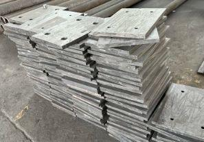 高強度高鉻合金熔煉復合耐磨板的耐磨層厚度多少？